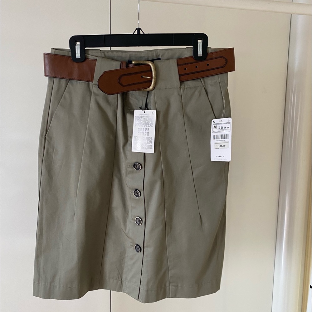 Zara green skirt with belt. Never been worn. Size M